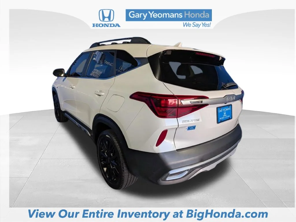 Certified Used 2022 White Kia Nightfall image 8