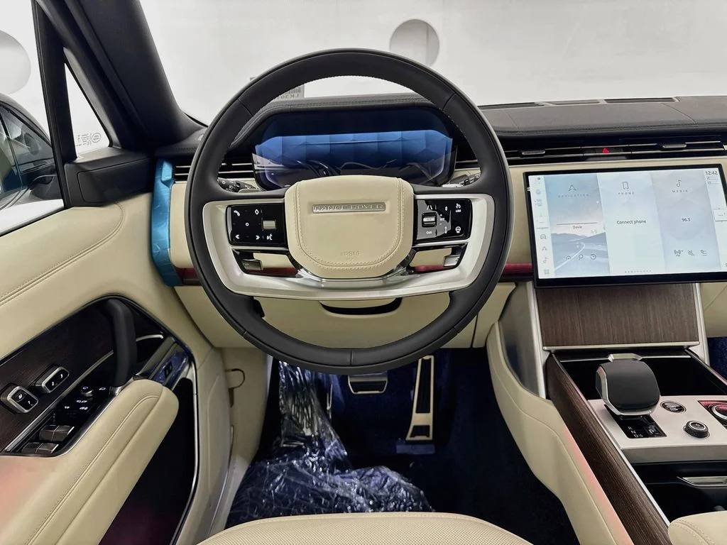 New 2027 Fuji White Land Rover SE image 23