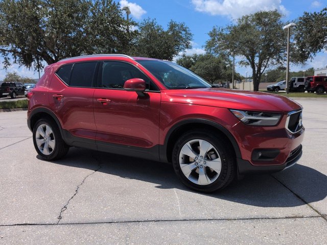 2021 Volvo XC40 Momentum