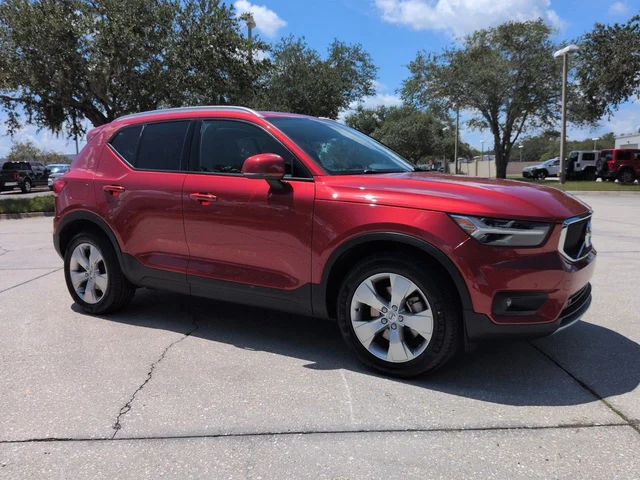 2021 Volvo XC40 Momentum
