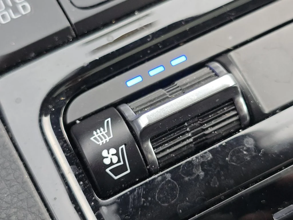 Used 2024 White Kia EX image 6
