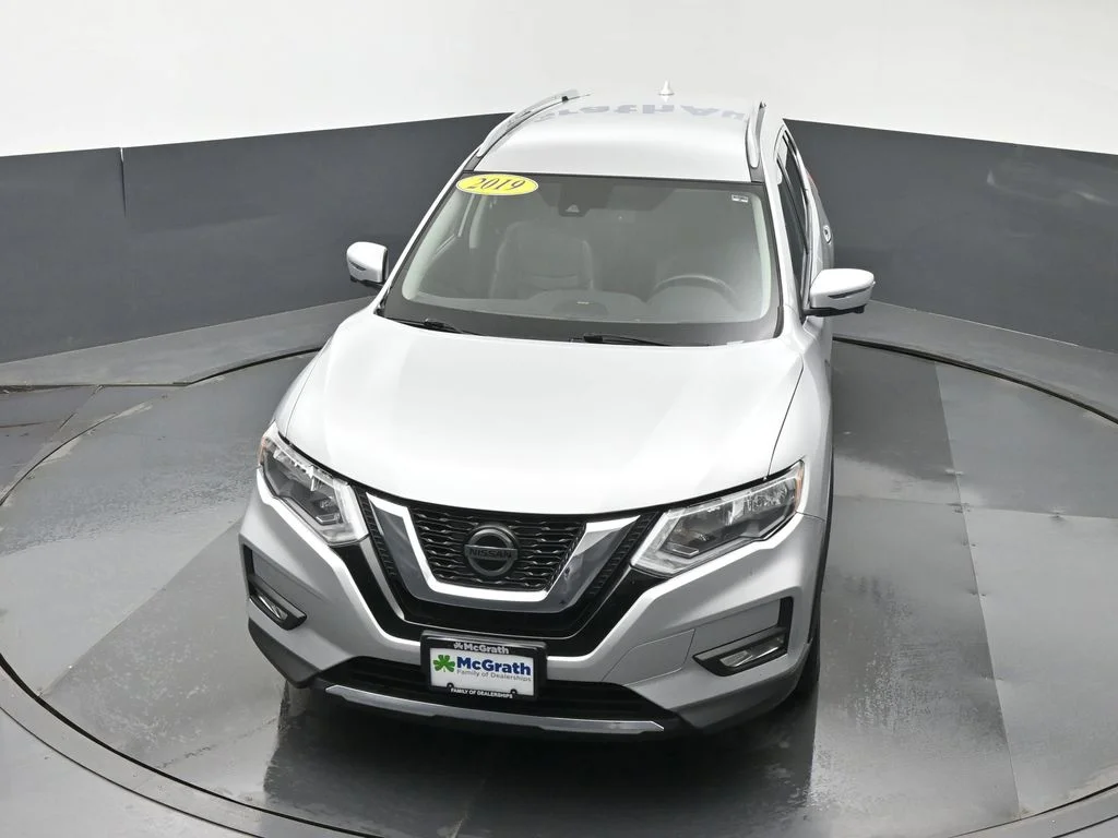 Used 2019 Silver Nissan SL image 25