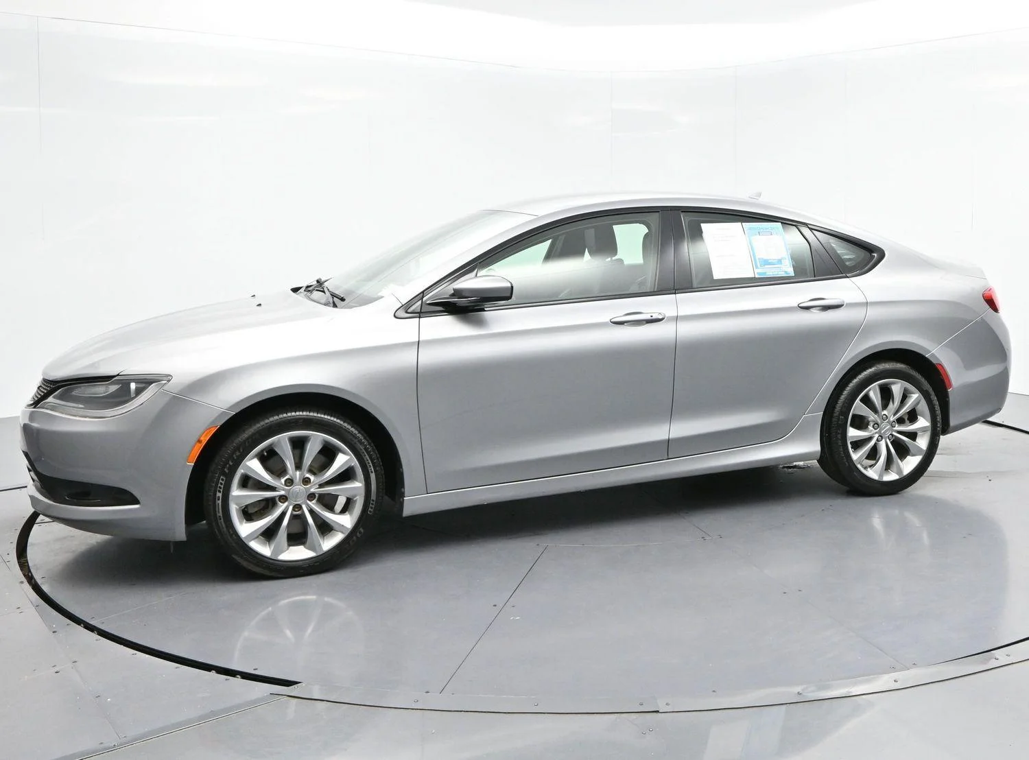 Used 2015 Billet Silver Metallic Clearcoat Chrysler S image 4