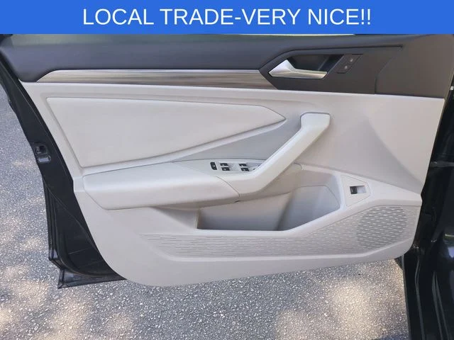 Used 2019 Black Volkswagen SEL image 12