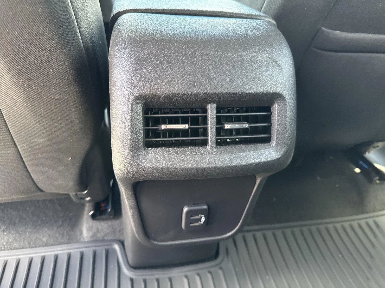 Used 2024 Summit White Chevrolet LT image 32