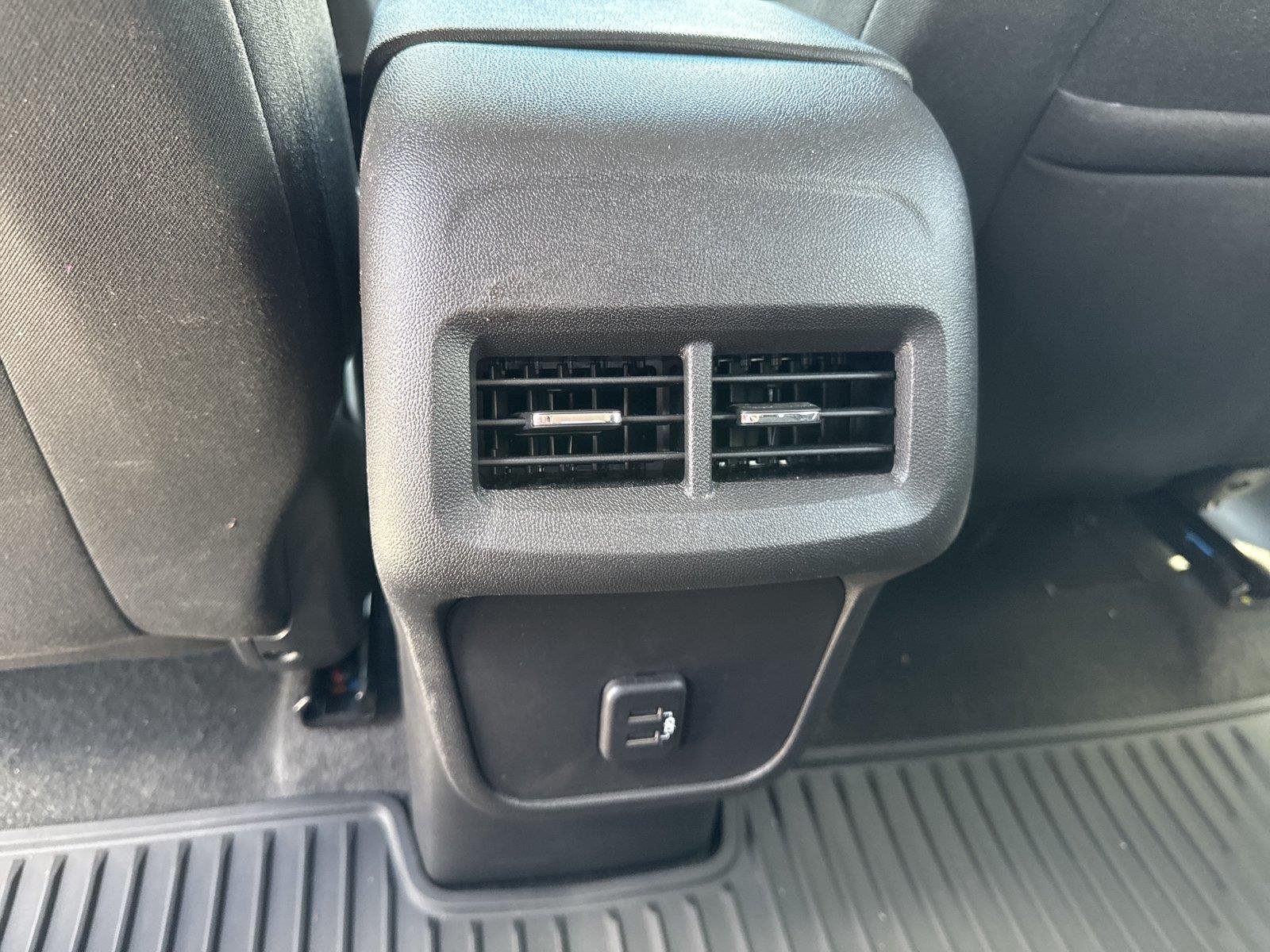Used 2024 Summit White Chevrolet LT image 32
