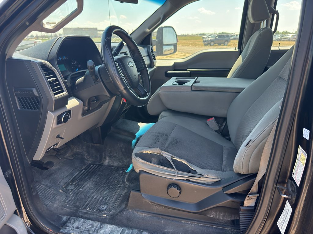 Used 2017 Shadow Black Ford XL image 24