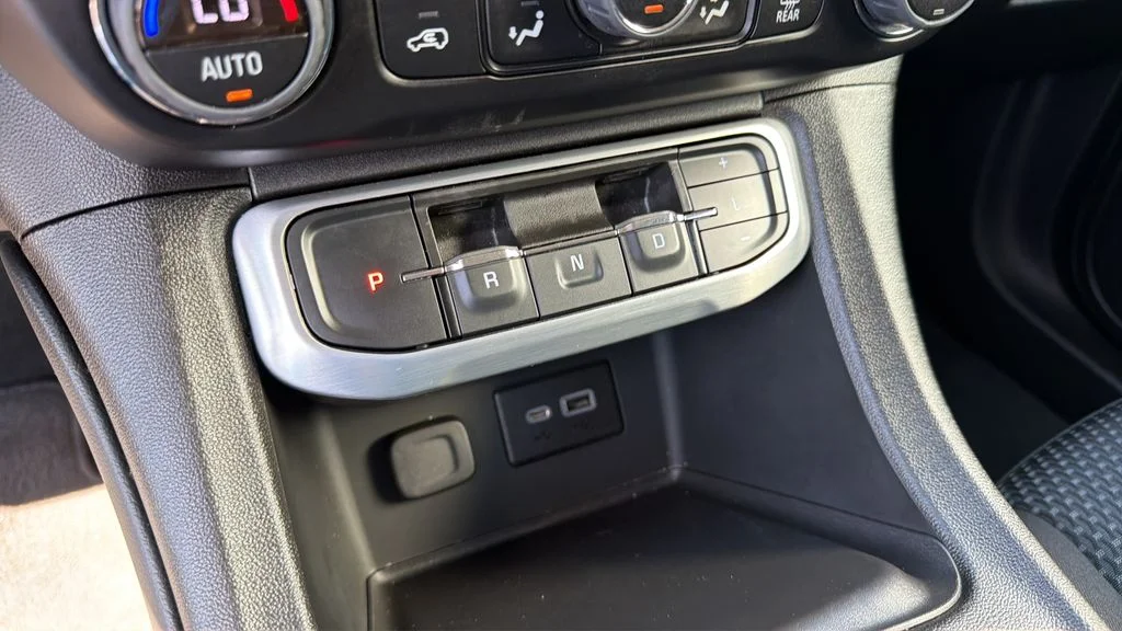 Used 2023 Silver GMC SLE image 28