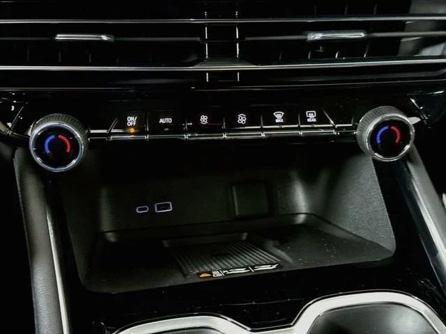 New 2027 Mosaic Black Metallic Chevrolet LT image 16