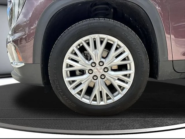 Certified Used 2026 Crystal Metallic GMC Elevation image 34