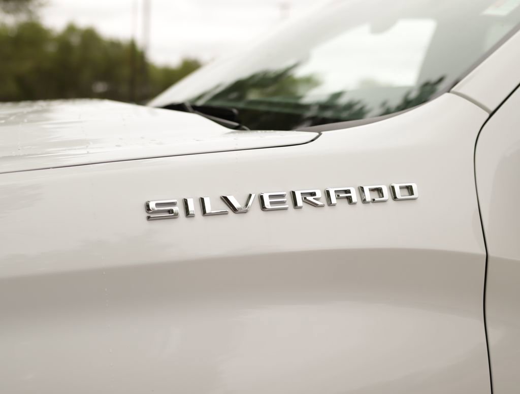Used 2023 Summit White Chevrolet LT image 33
