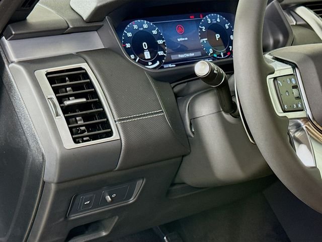 New 2026 Lantau Bronze Land Rover Dynamic SE image 10