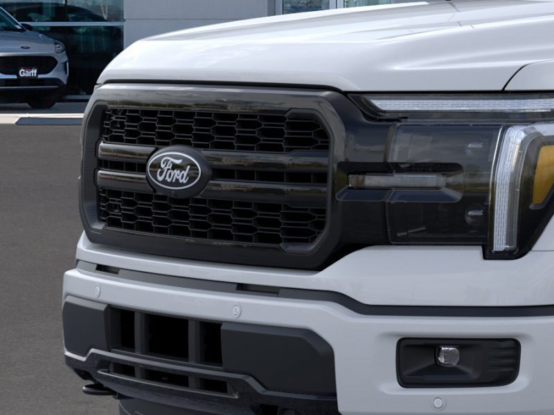New 2026 Oxford White Ford LARIAT image 18