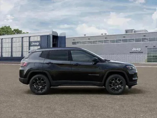 New 2026 Diamond Black Crystal Pearlcoat Jeep Latitude image 24