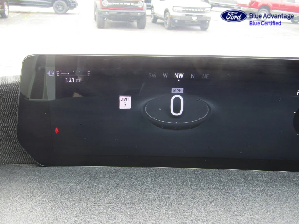 Certified Used 2025 Star White Ford Active image 26