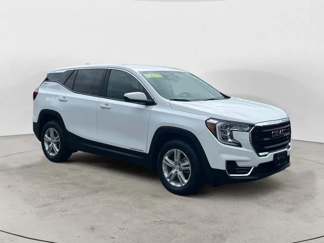 Used 2024 White GMC SLE image 7