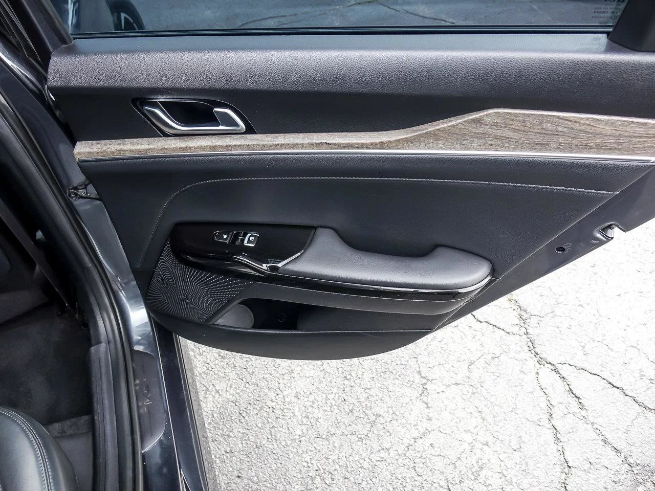 Used 2023 Gravity Gray Kia GT-Line image 30