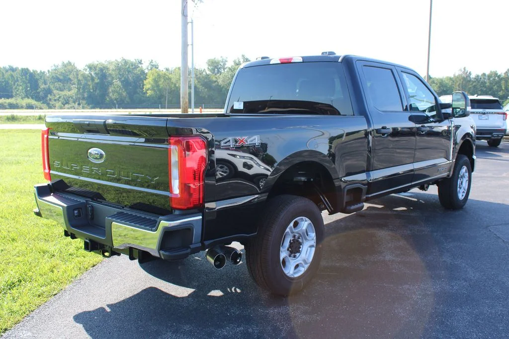 New 2026 Agate Black Metallic Ford F-250® XLT image 17