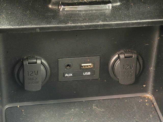 Used 2018 Red Kia S image 19