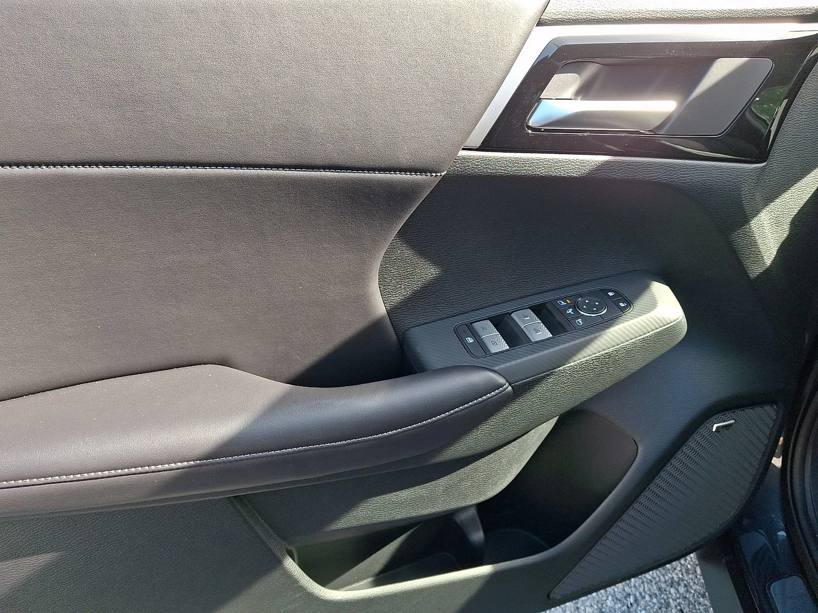 New 2026 Gray Mitsubishi SE image 11