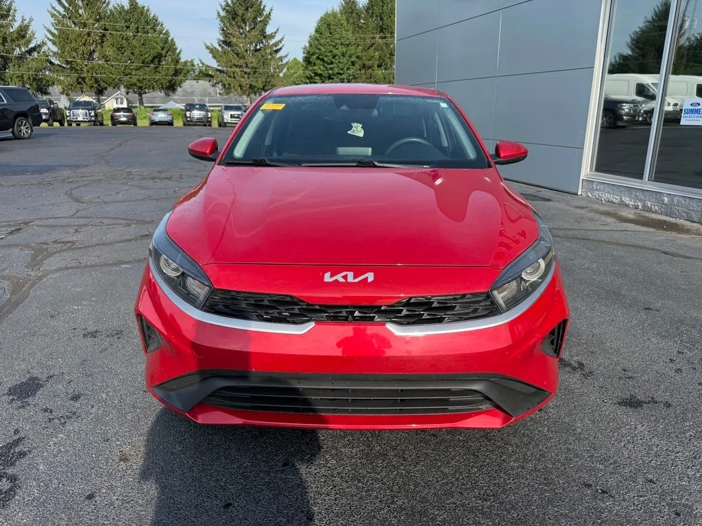 Used 2023 Red Kia LXS image 10
