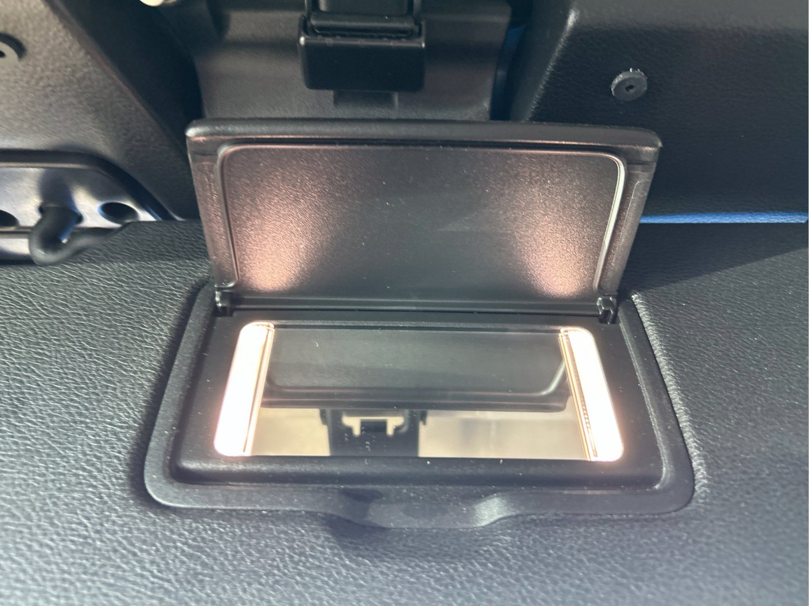 Used 2024 Blue Jeep Sahara image 33