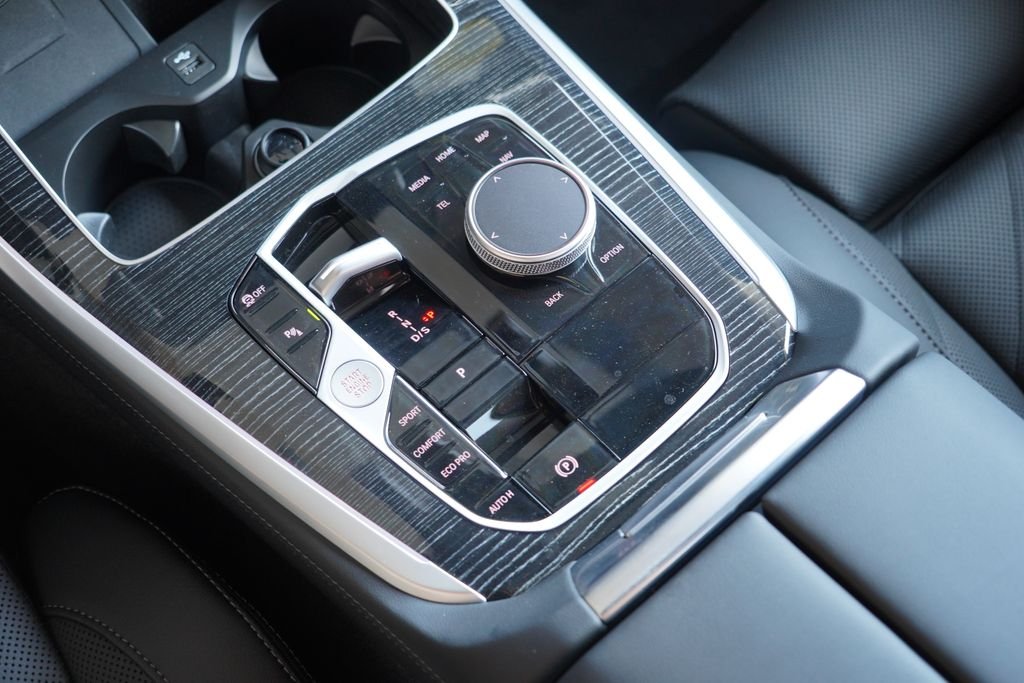 New 2026 Black Sapphire Metallic BMW sDrive40i image 19