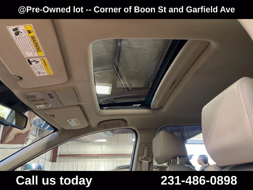 Used 2017  Honda EX-L image 12
