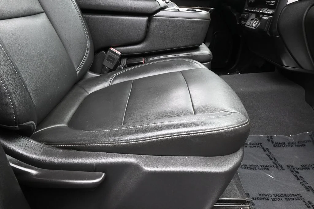 Used 2019 Black Chevrolet LT image 41