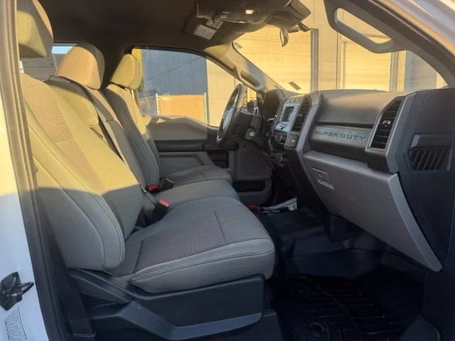 Used 2020 White Ford XL image 4