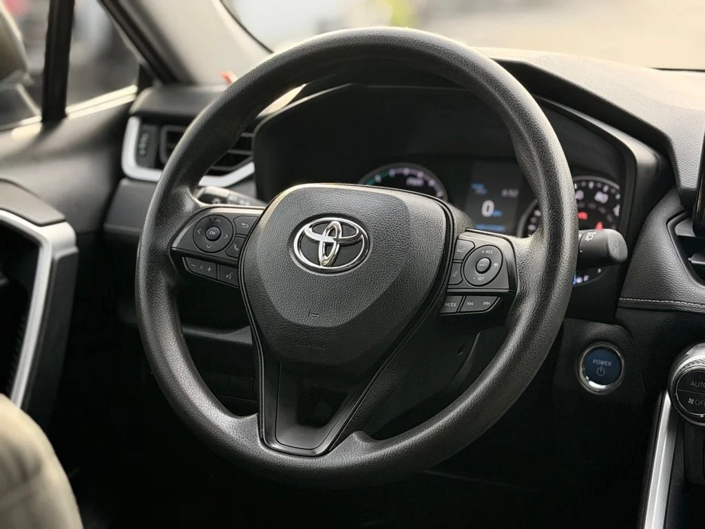 Used 2022  Toyota XLE image 17
