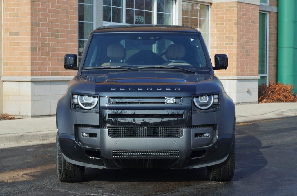 Used 2026 Gray Land Rover V8 image 4