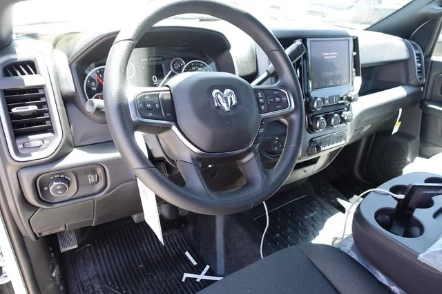 2025 RAM 3500 Chassis Tradesman - Photo 13