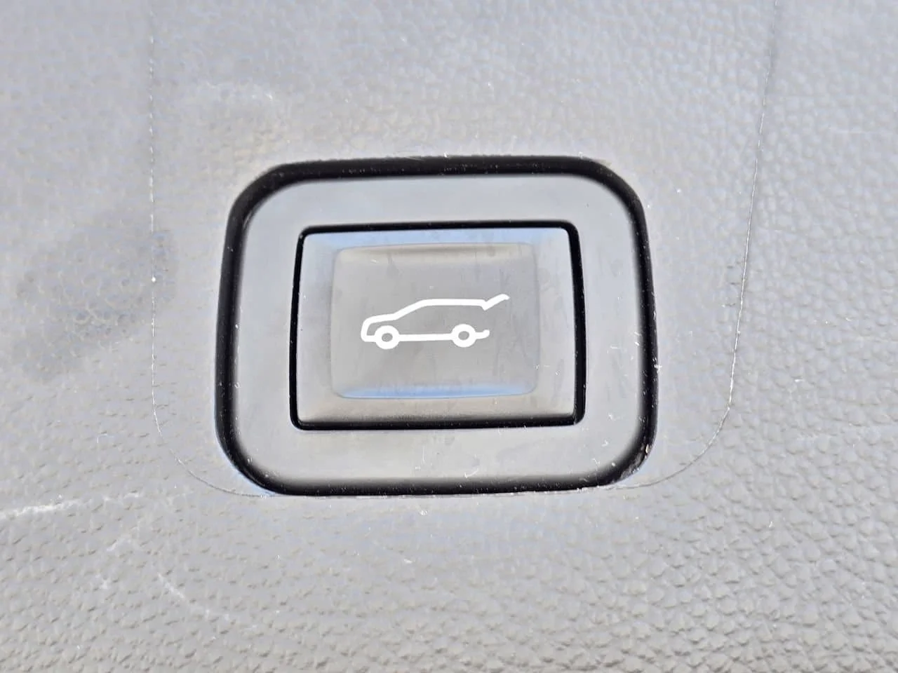 Used 2019 Graphite Chevrolet LT Leather image 38