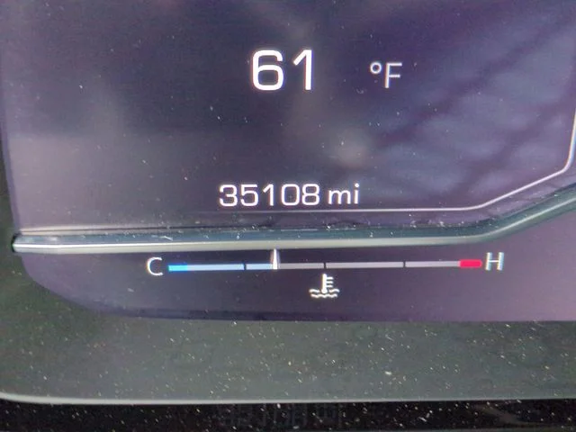 Used 2022 White GMC Denali image 20