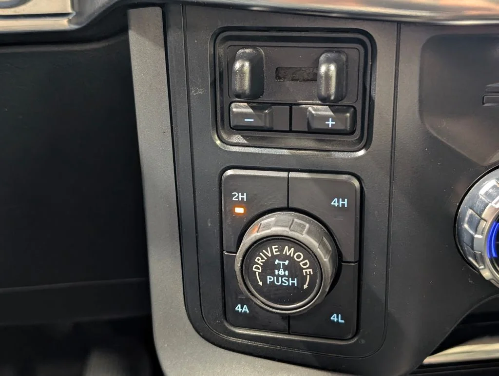 Used 2022 Antimatter Blue Metallic Ford Lariat image 10