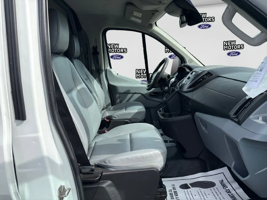 Used 2017 Oxford White Ford Base image 15