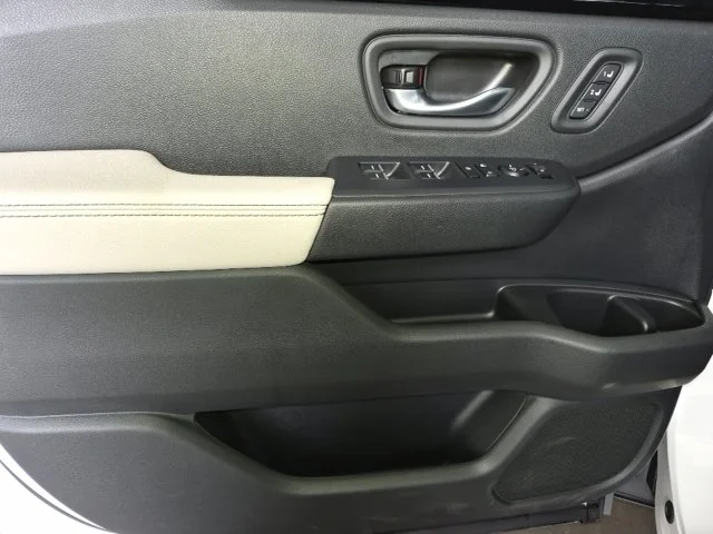 New 2026 Platinum White Pearl Honda RTL image 12