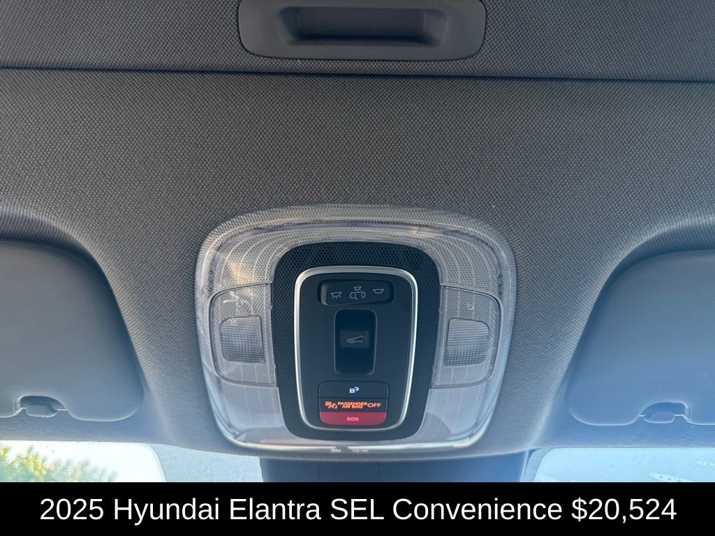 Used 2025 White Hyundai SEL Convenience image 32