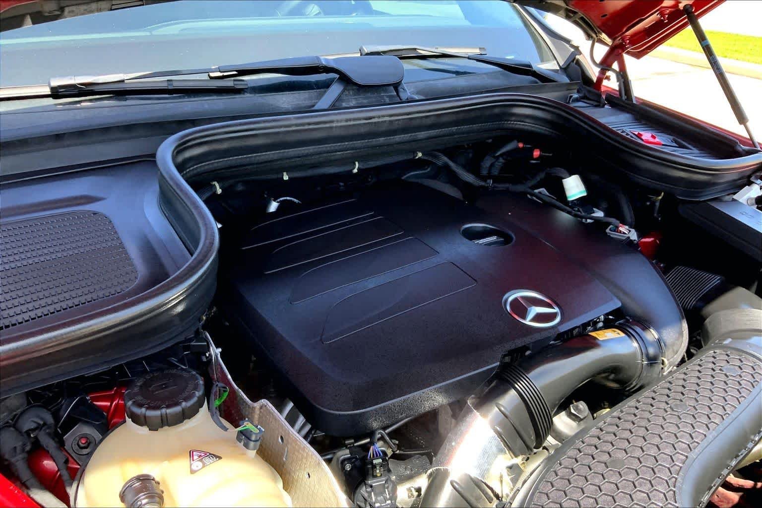 Used 2020 designo Cardinal Red Metallic Mercedes-Benz GLE 350 image 32