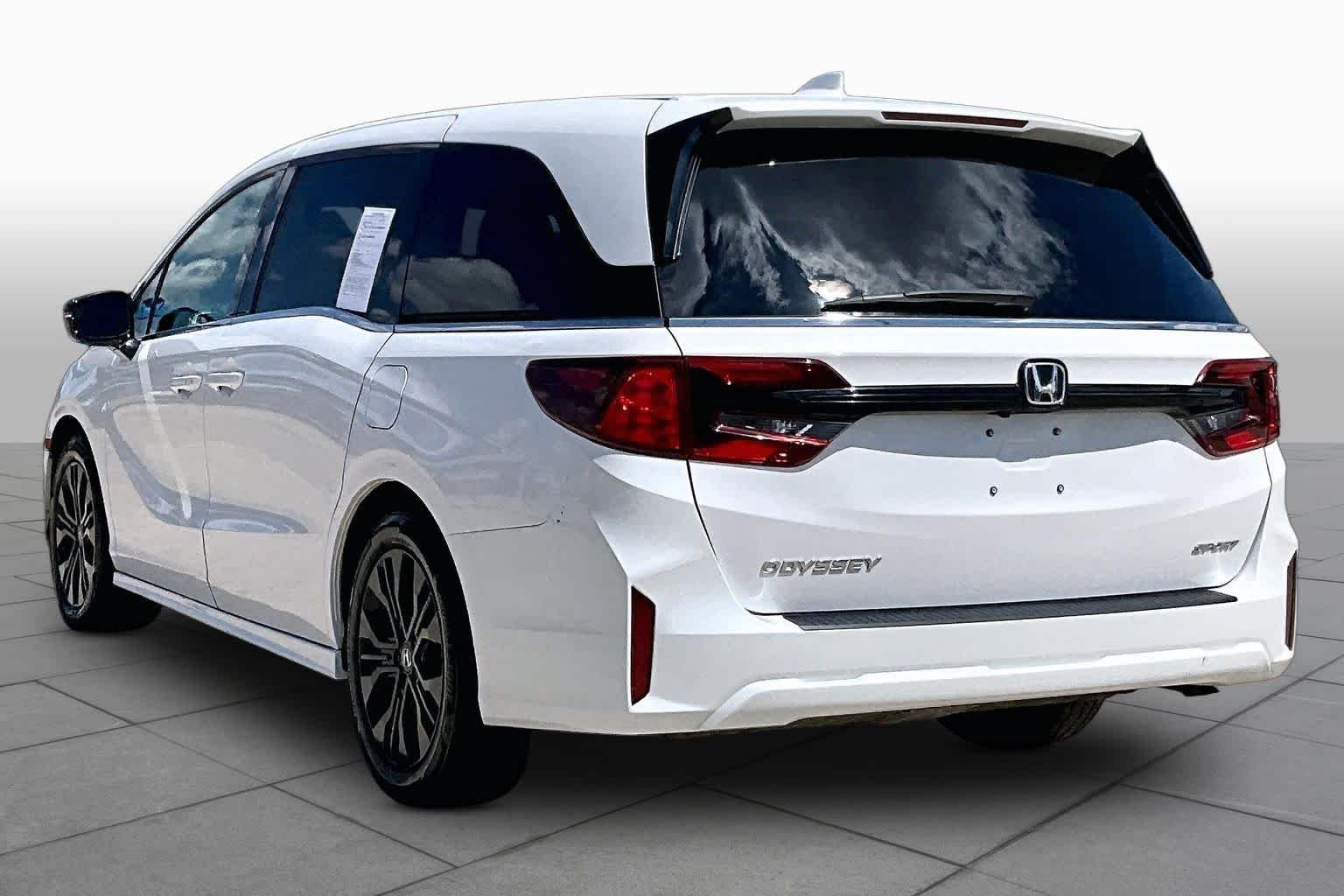 Used 2025 Platinum White Pearl Honda Sport-L image 12