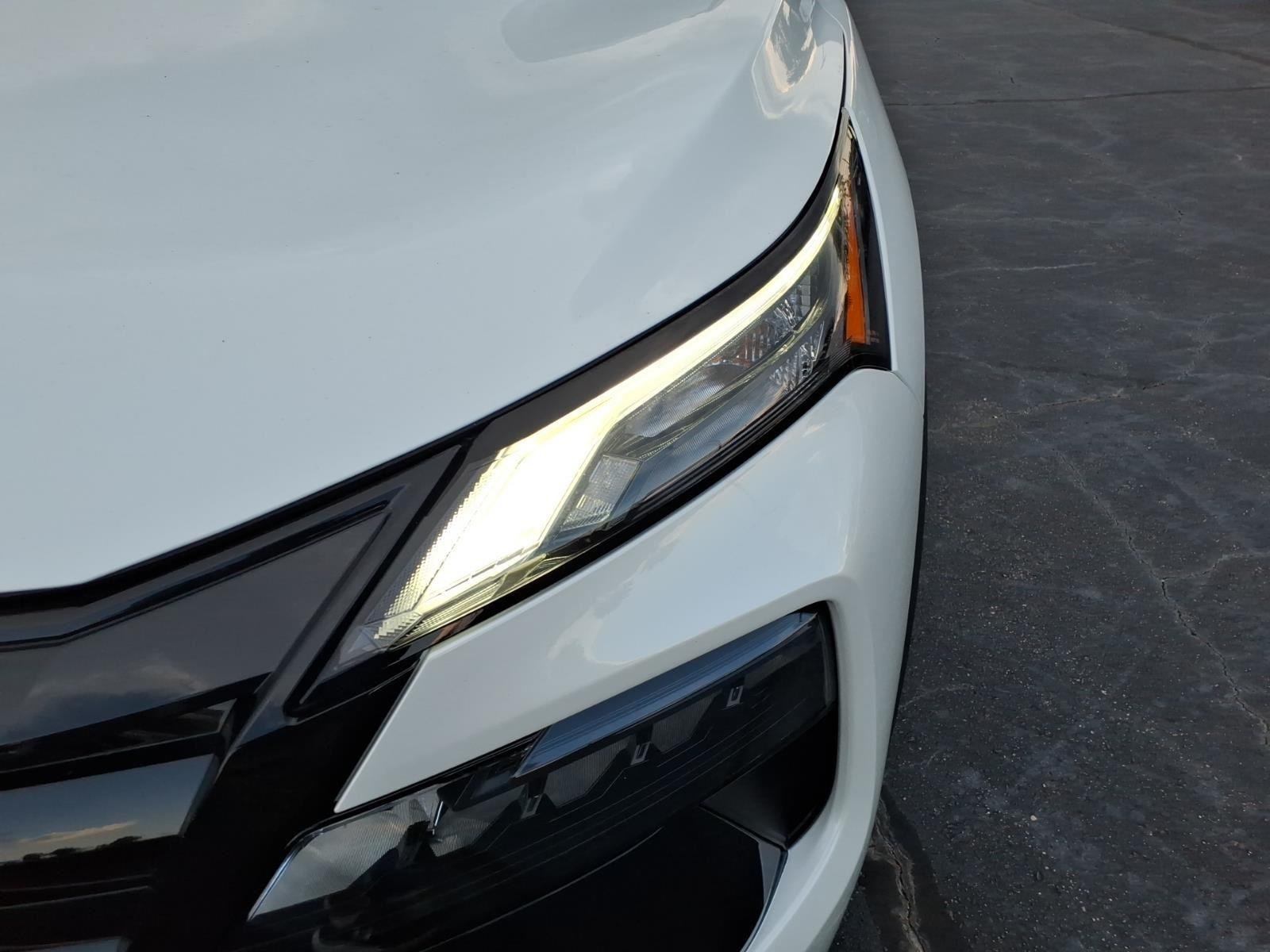 Used 2025 Everest White Pearl Nissan Rock Creek image 15