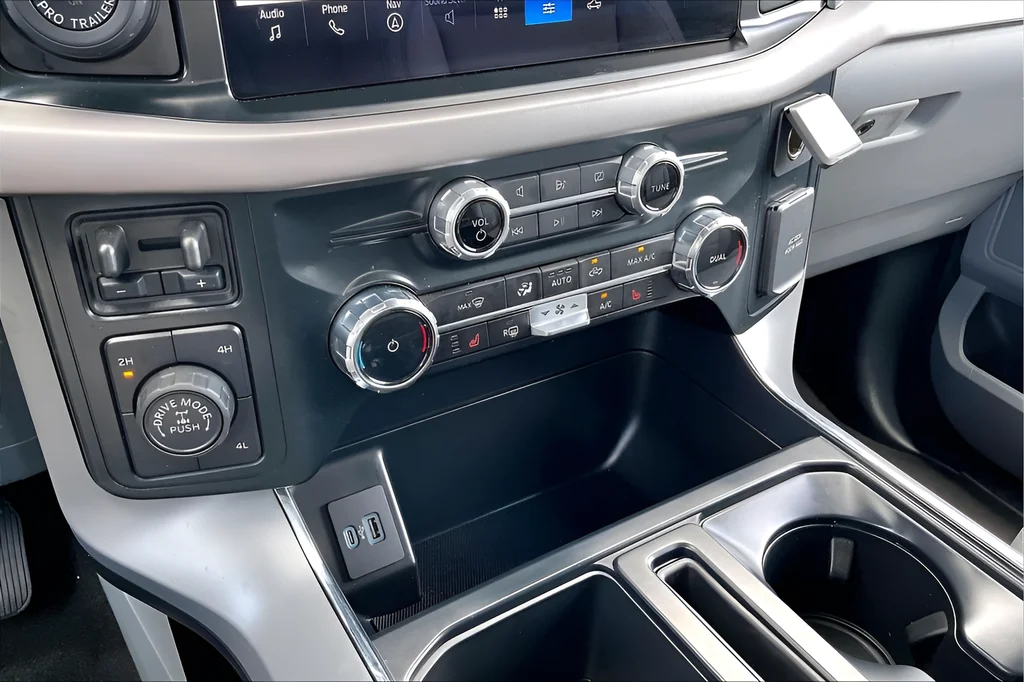 Used 2024 Gray Ford XLT image 23