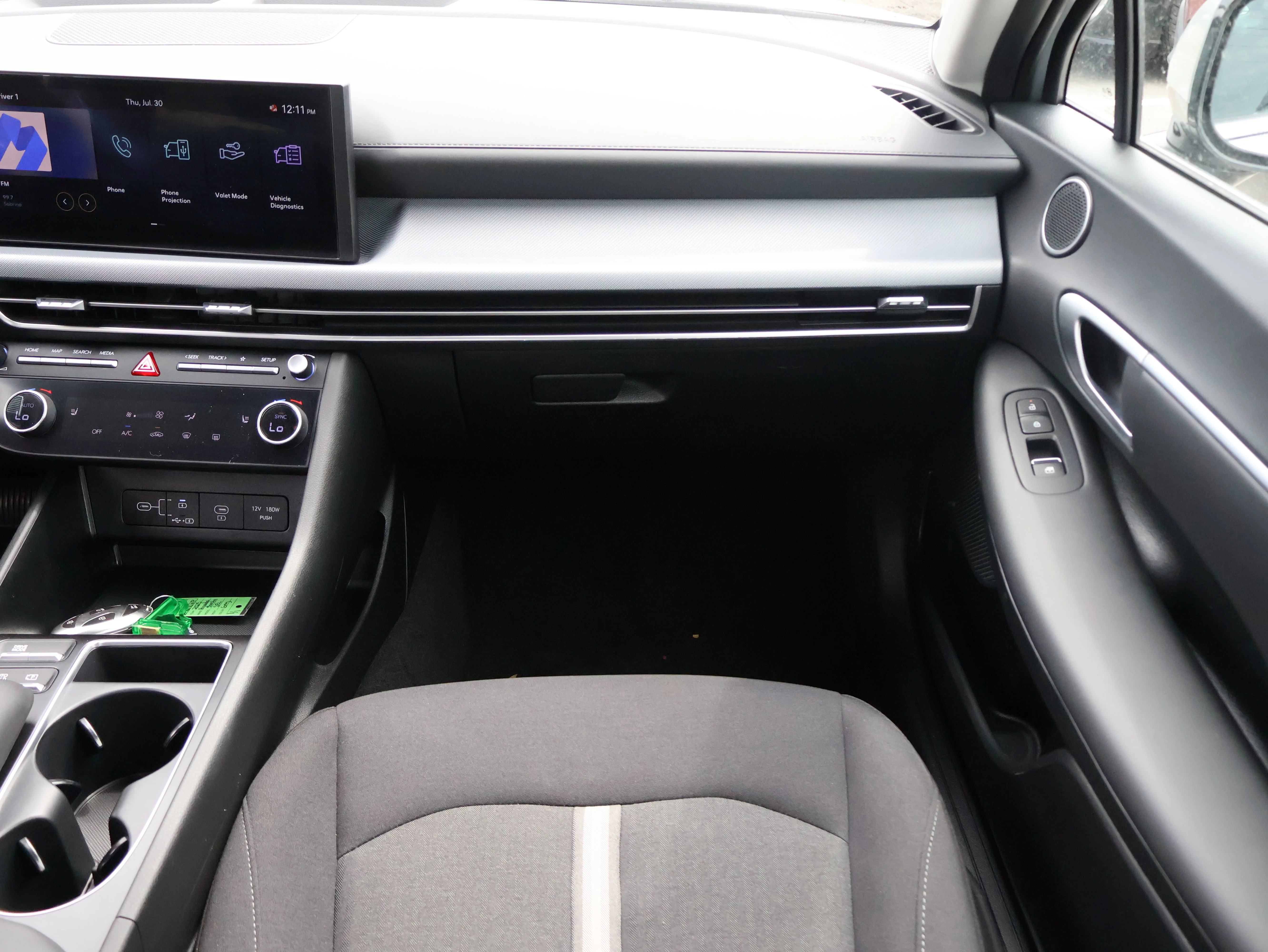 Used 2025 Aero Silver Hyundai SEL image 13