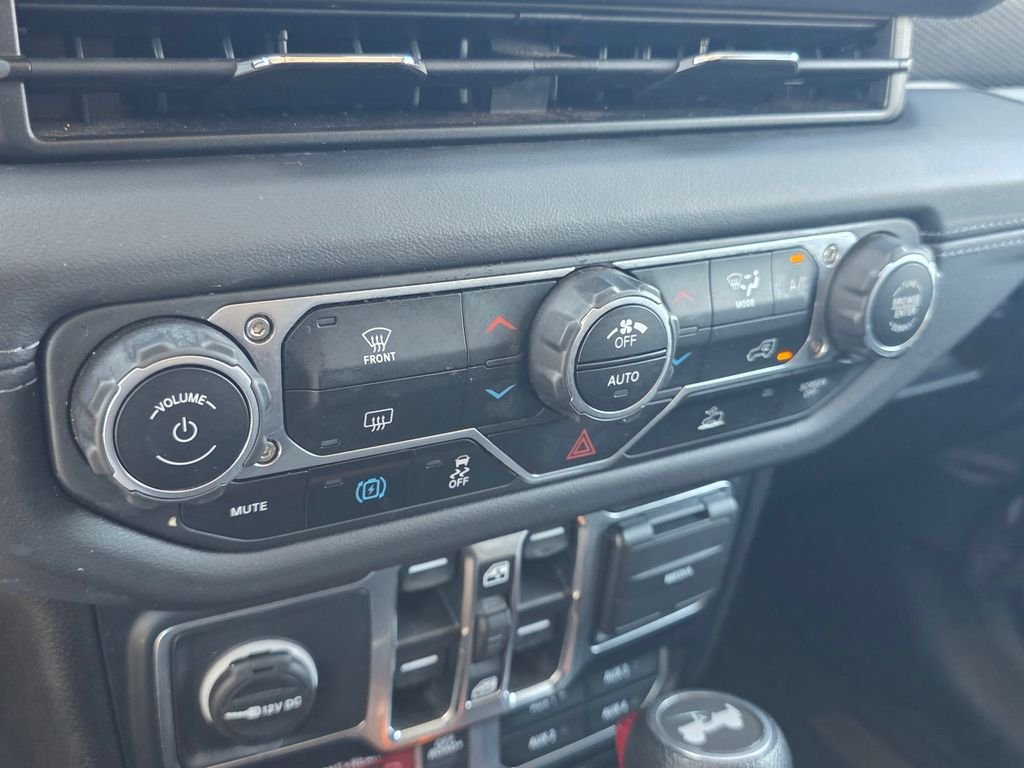 Used 2024 Gray Jeep Rubicon 4xe image 30