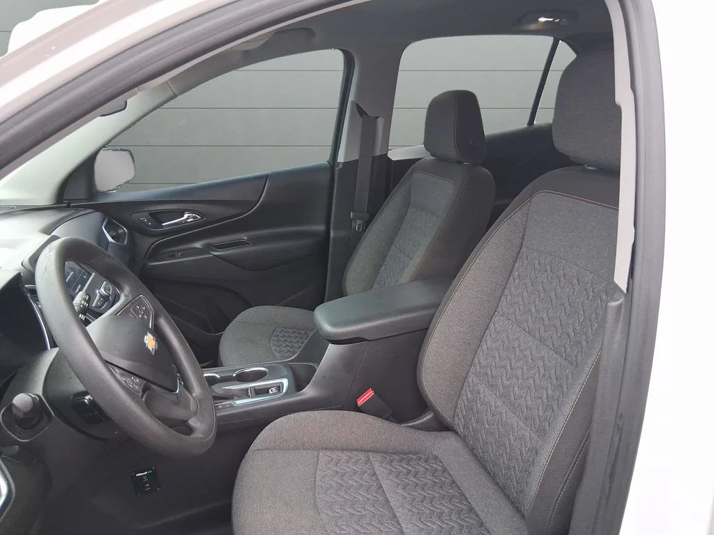 Used 2022 White Chevrolet LT image 9
