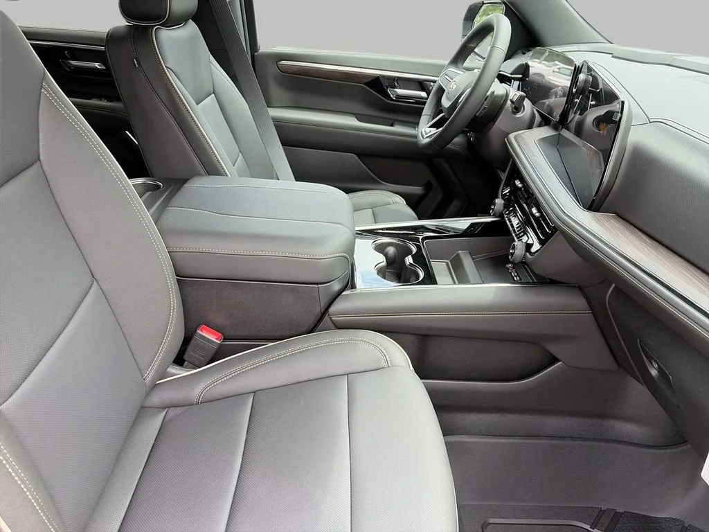 New 2026 Black Chevrolet Premier image 9