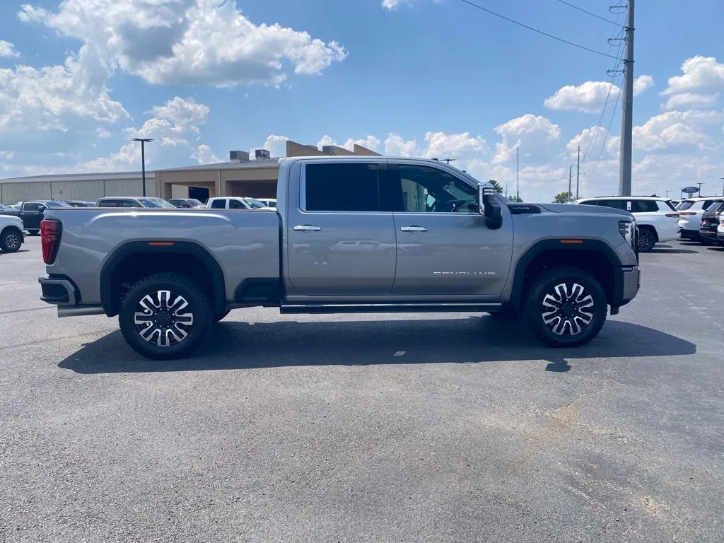 Used 2025 Silver GMC Denali Ultimate image 8