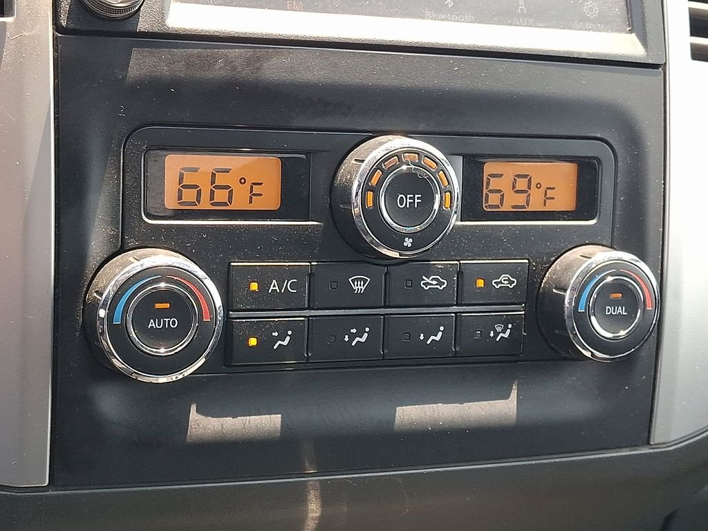 Used 2019 Silver Nissan SV image 17