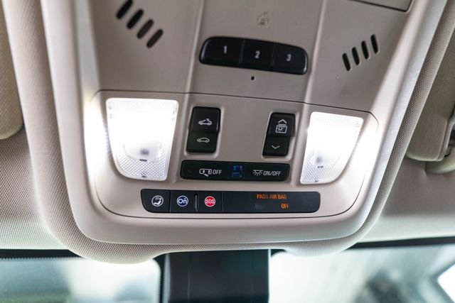 Used 2019 White GMC Denali image 31